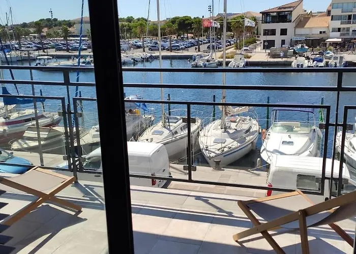 Maison Entre Port Et